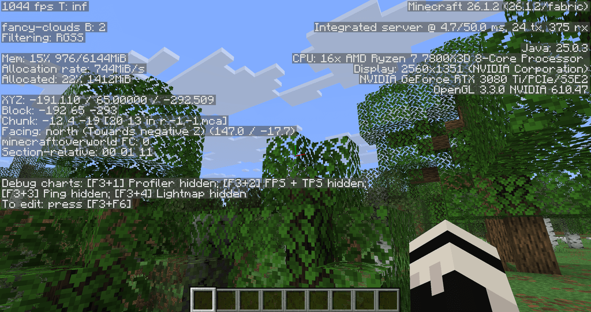 On open plains, in deserts, in the Nether or the End, the mod optimizes nothing — there simply are no leaves there to gain…